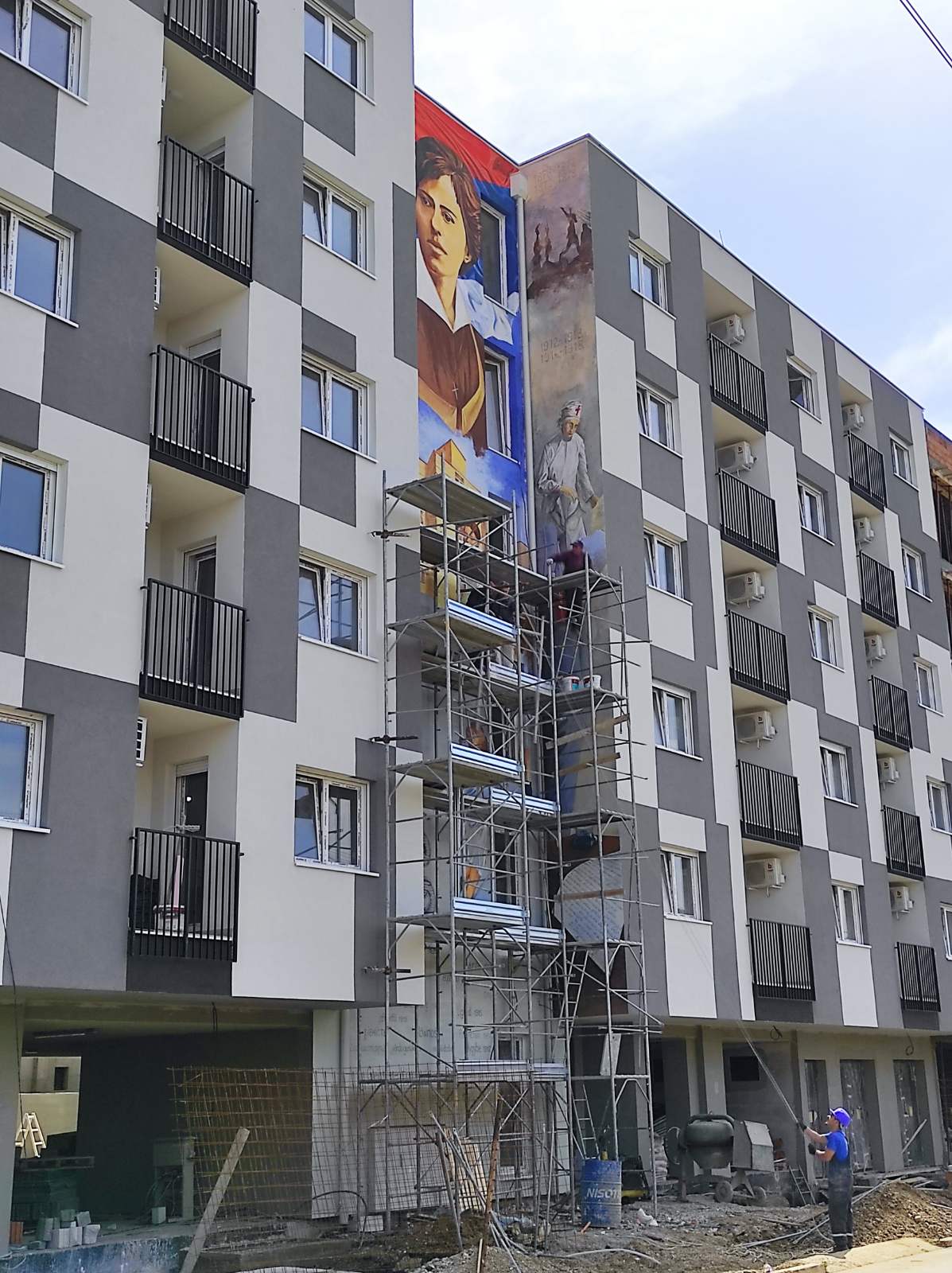 You are currently viewing Završen mural na Draginom bloku – dr Draga Ljočić za ponos i sećanje